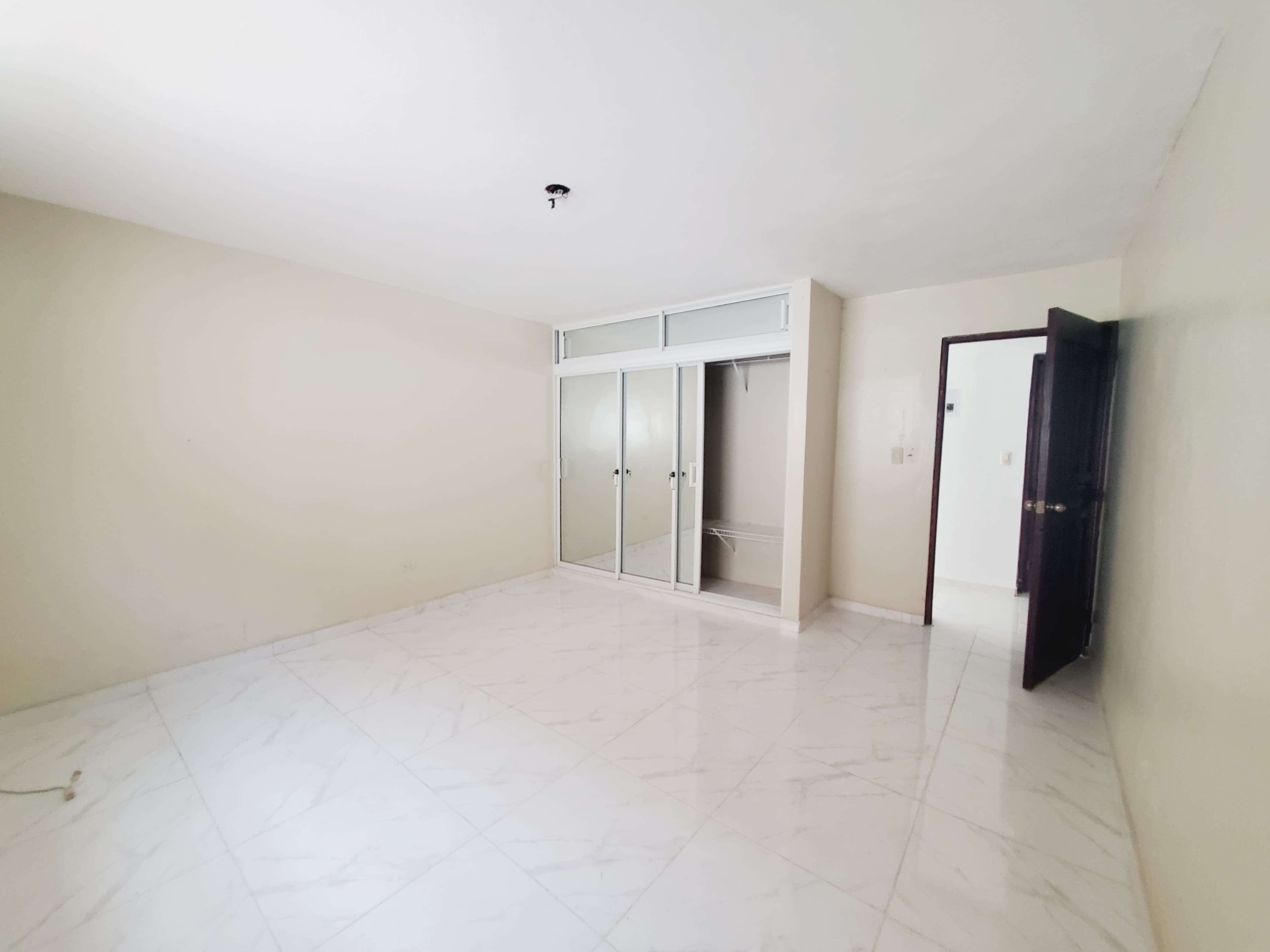 VENDO CASA DE 5 HABITACIONES 2 NIVELES EN GURABO SANTIAGO. Foto 7290808-10.jpg