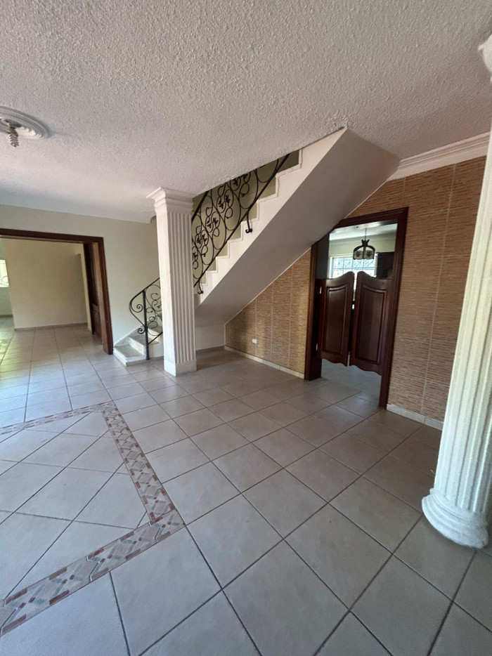 Casa en alquiler en los prados proximo a la Nuñes de CACERES  Foto 7290985-11.jpg