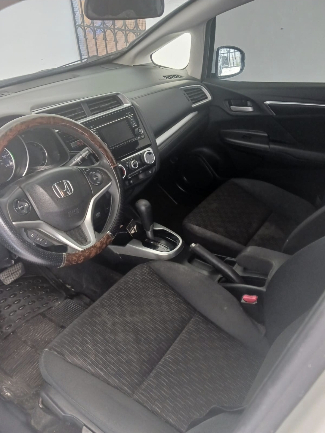 Vendo Honda Fit LX 2015 Versión Americana  Foto 7291015-7.jpg
