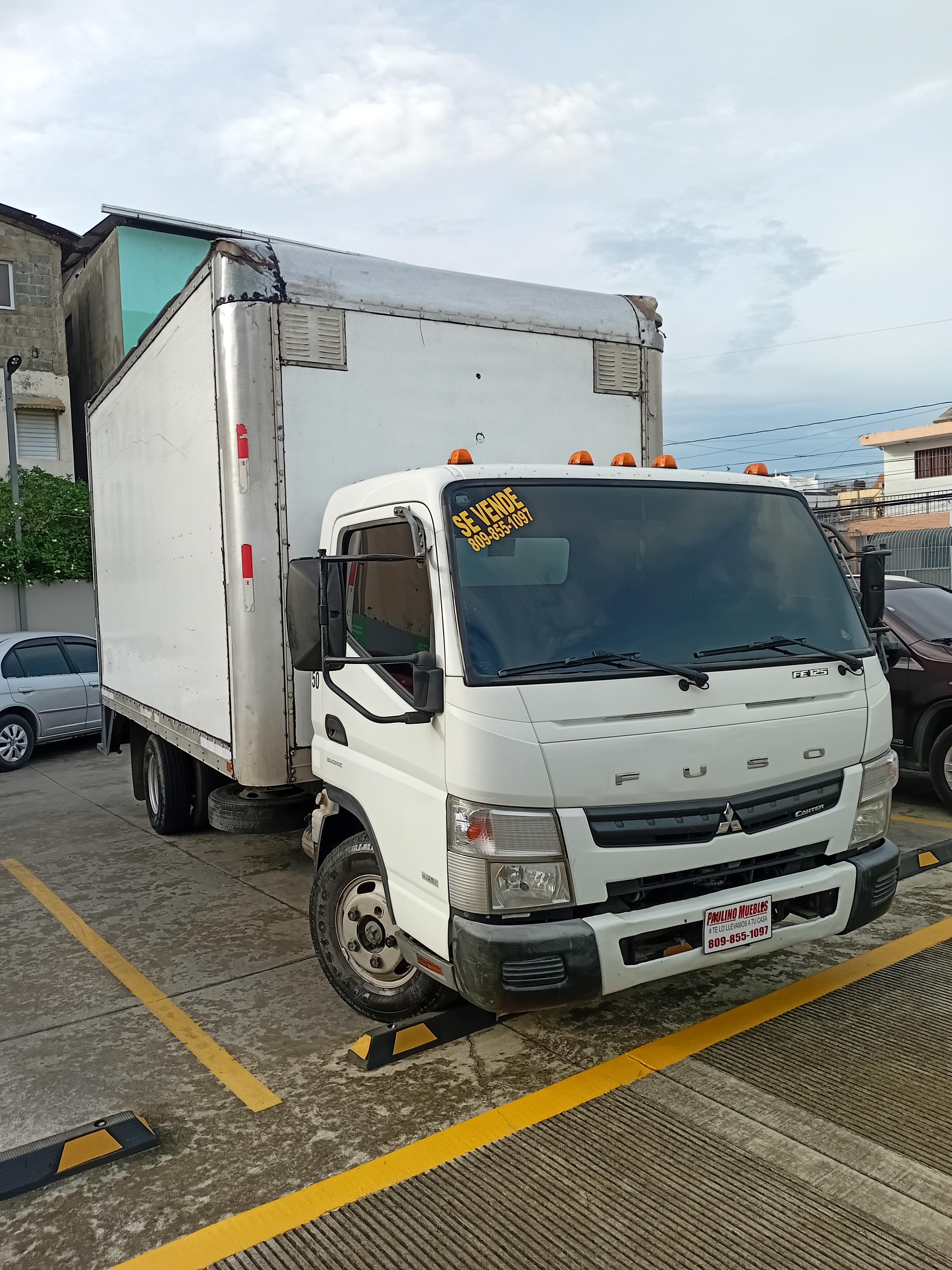 Mitsubishi fuso 2012 con traspaso incluido  en Duarte Foto 7291026-3.jpg