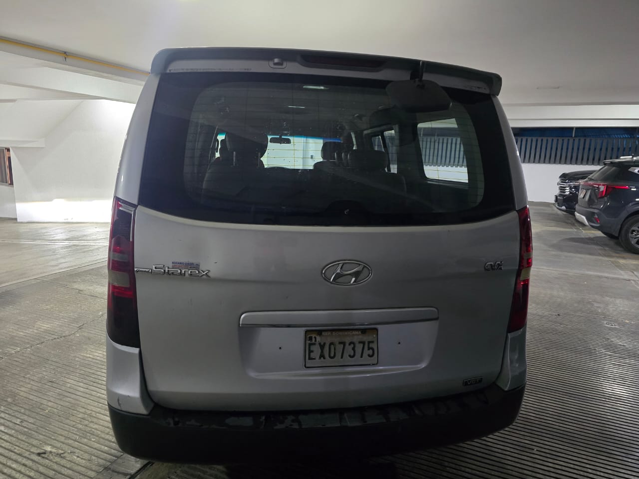 VAN   HYUNDAI  GRAND  STAREX    Foto 7291272-12.jpg