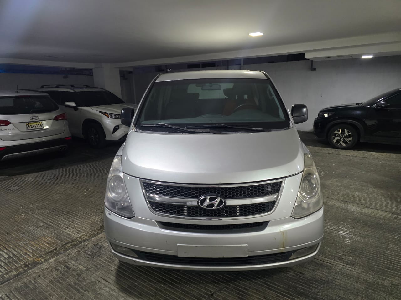 VAN   HYUNDAI  GRAND  STAREX    Foto 7291272-9.jpg