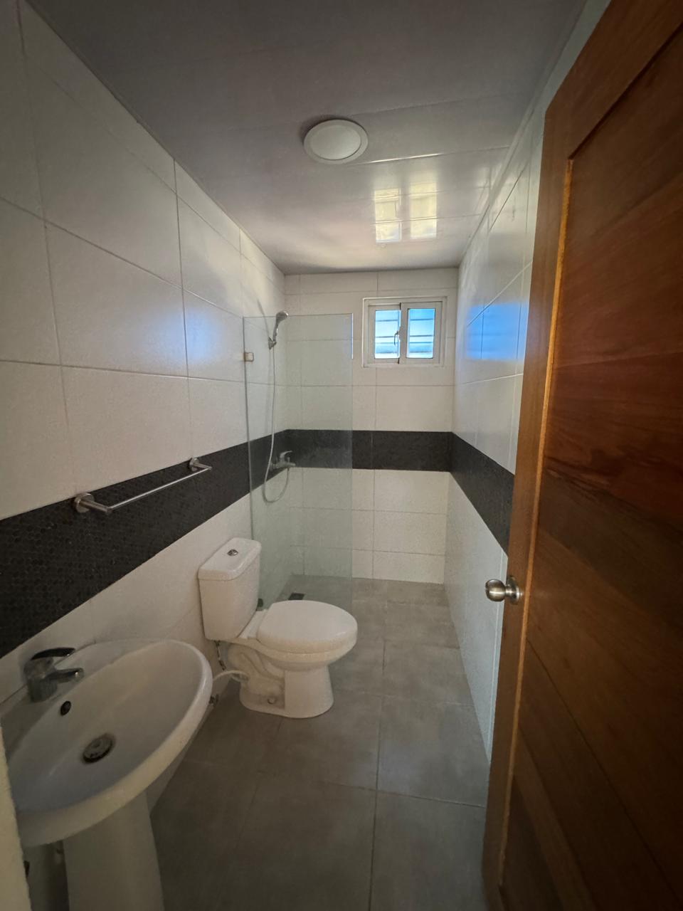 Apartamento en Vista Hermosa 4to nivel Santo Domingo Este Foto 7291461-14.jpg