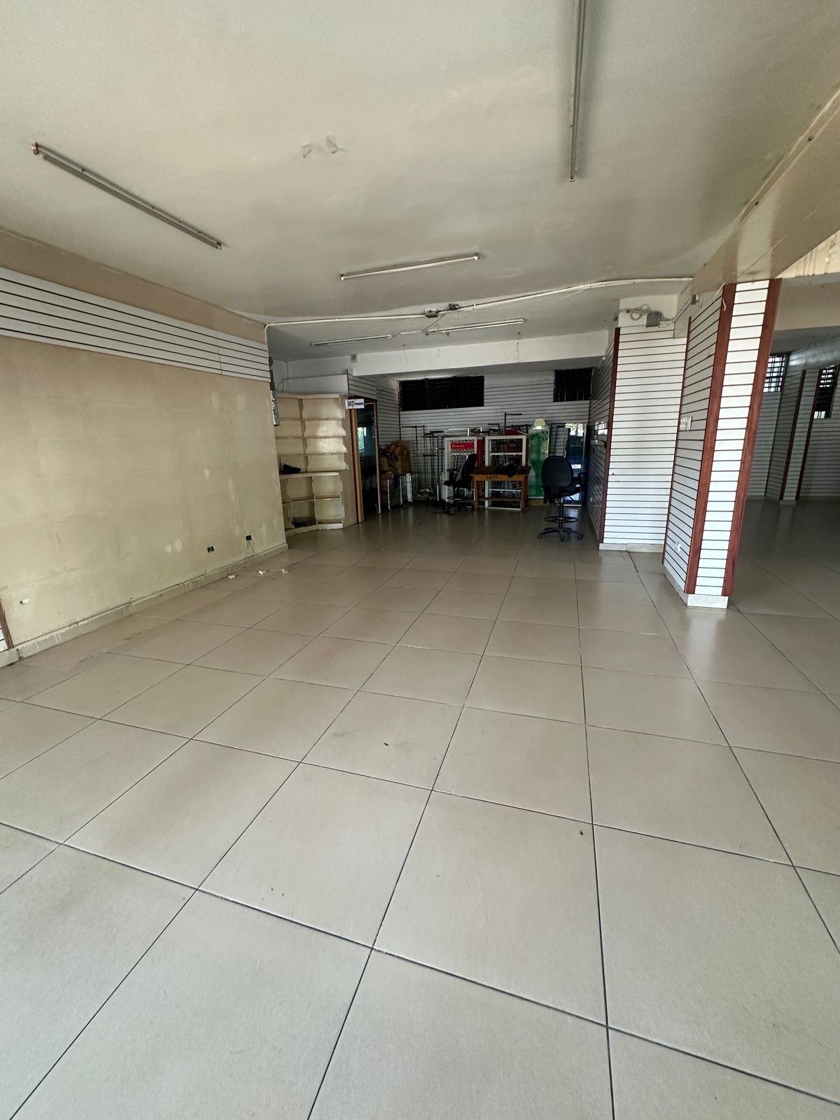 Local Comercial en Alquiler – Próximo a la Av. Independencia Gazcue  Foto 7291554-7.jpg