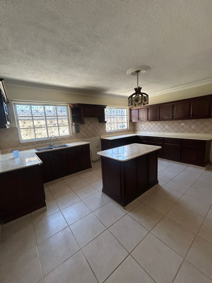 Casa en Los Prados  Uso Familiar O Comercial  Foto 7291637-3.jpg
