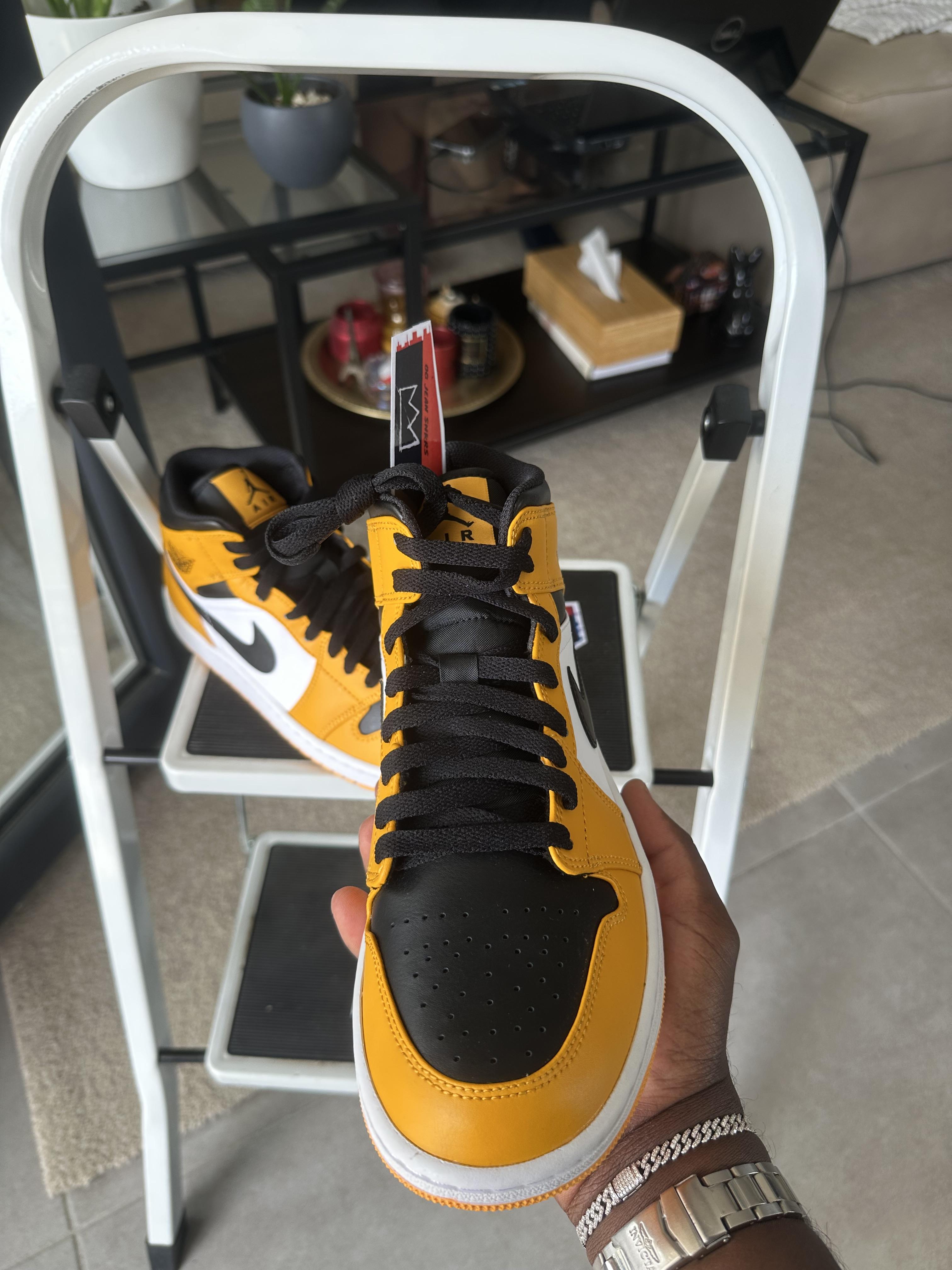 Tenis Teni NIKE AIR JORDAN 1 MID TAXI BLACK AND YELLOW Original Origin Foto 7291747-4.jpg