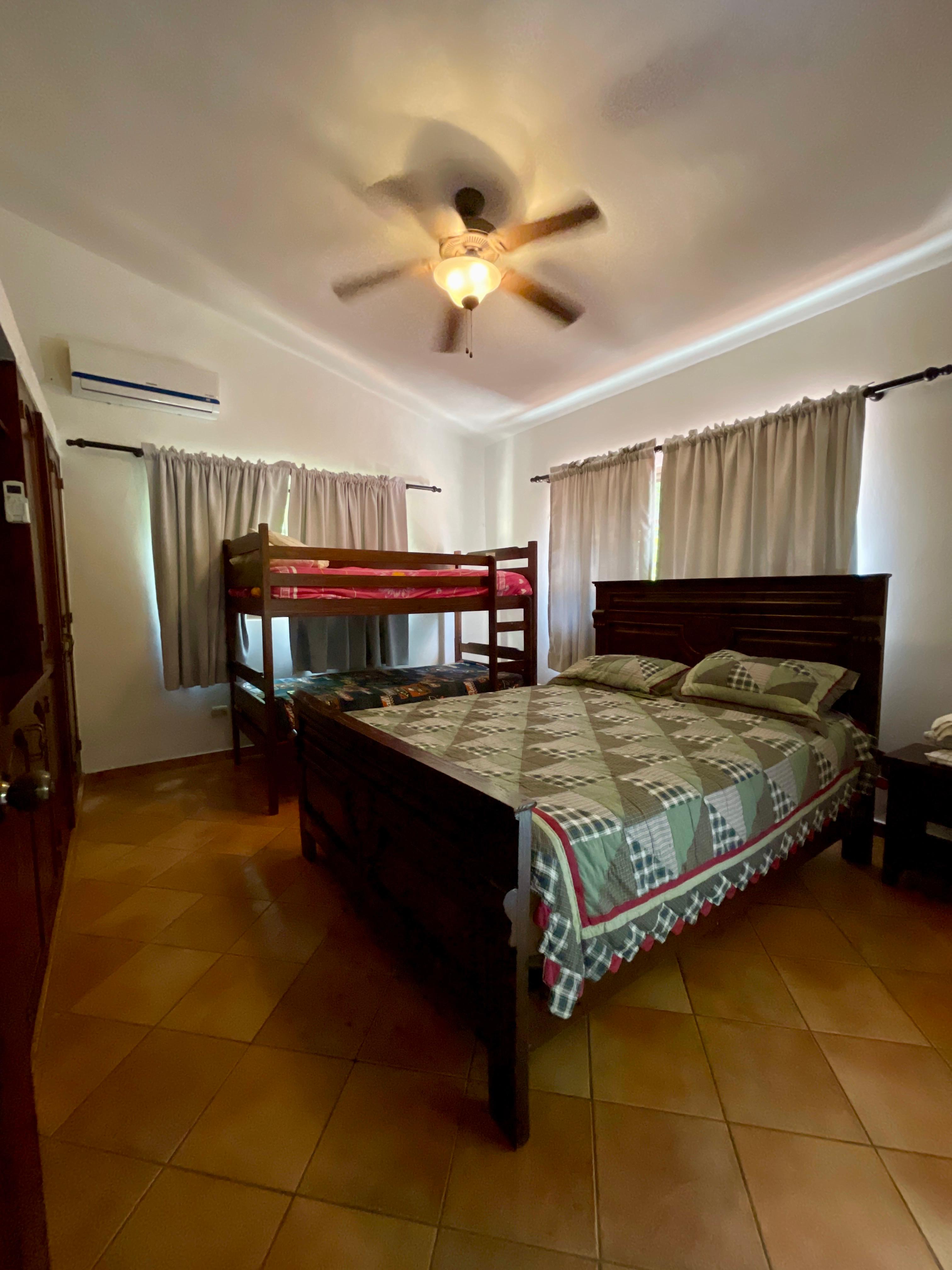 Villa de 4 Habitaciones en Venta en Juan Dolió.  Foto 7291888-4.jpg