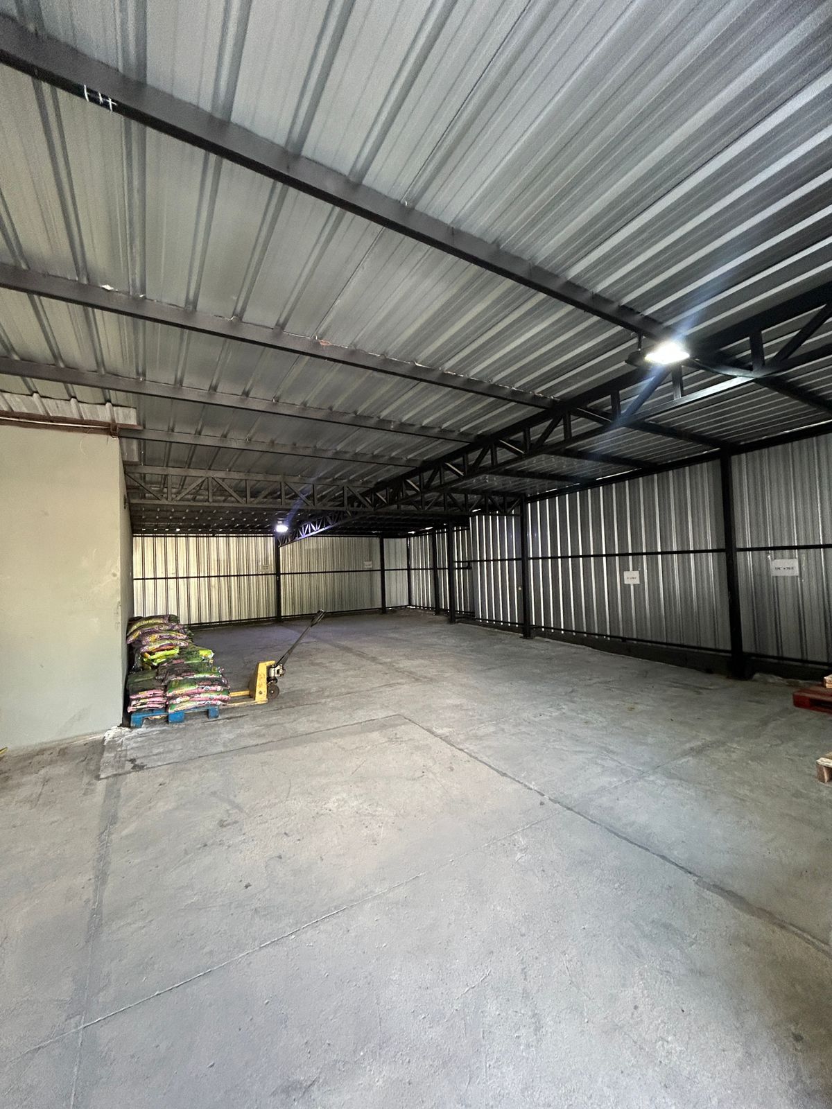 Venta de Local/ Nave Comercial en Ensanche Quisqueya – Santo Domingo  Foto 7292283-3.jpg