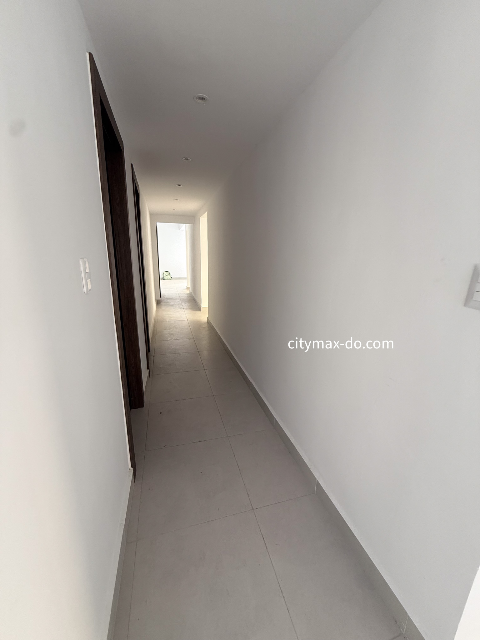 Disponible Local Comercial 2do nivel  en Alquiler en la Julia Distrito Foto 7292426-4.jpg