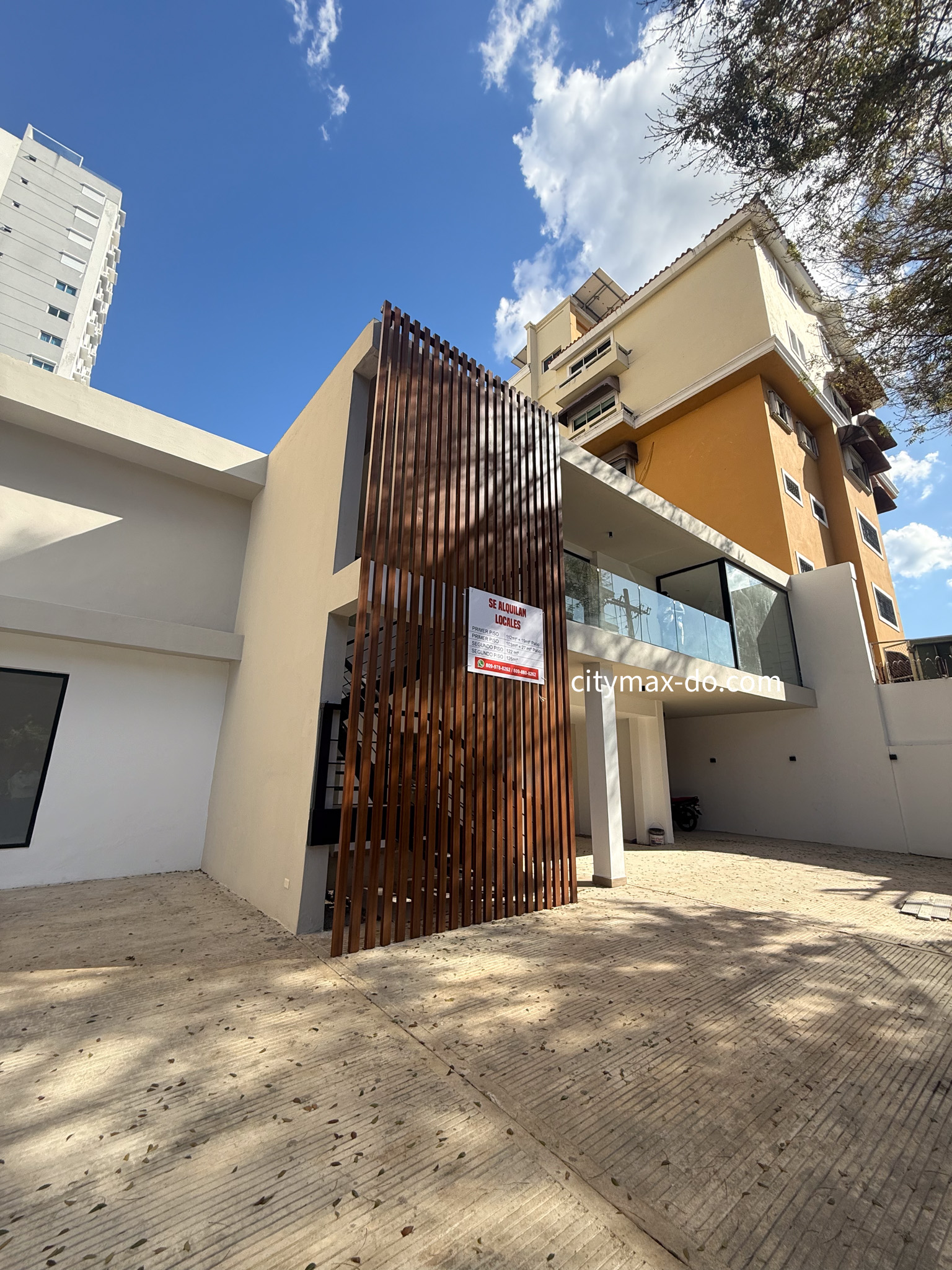 Disponible Local Comercial 2do nivel  en Alquiler en la Julia Distrito Foto 7292426-8.jpg