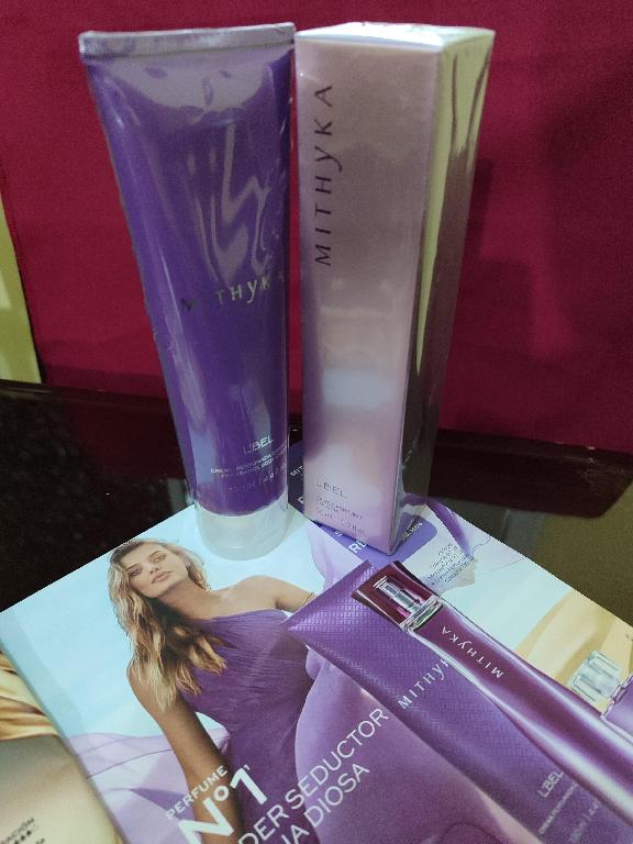 Perfume de mujer  Foto 7292862-1.jpg