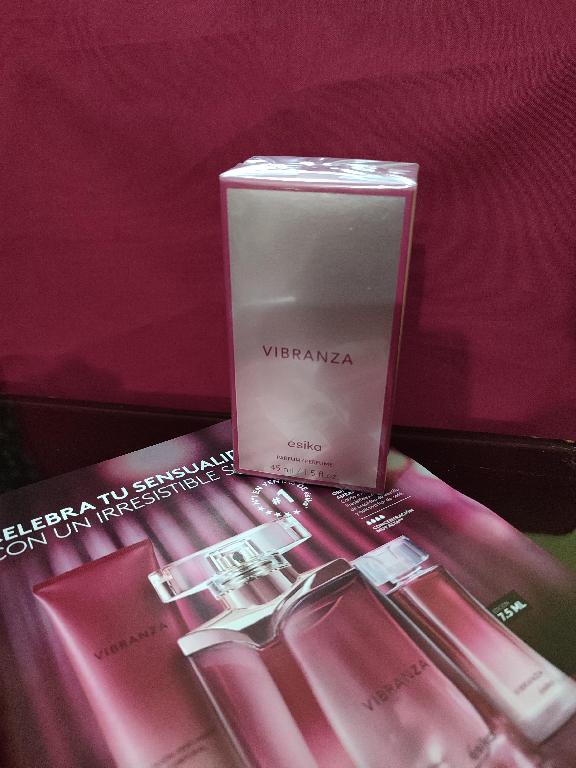 Perfume de mujer  Foto 7292863-1.jpg