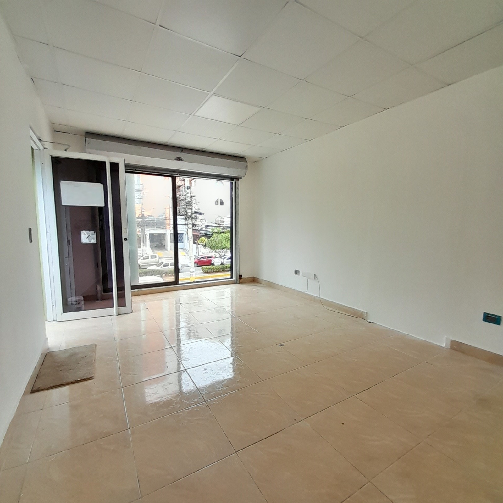 Alquilo Local Comercial – Bella Vista Rómulo Betancourt  Foto 7293060-3.jpg