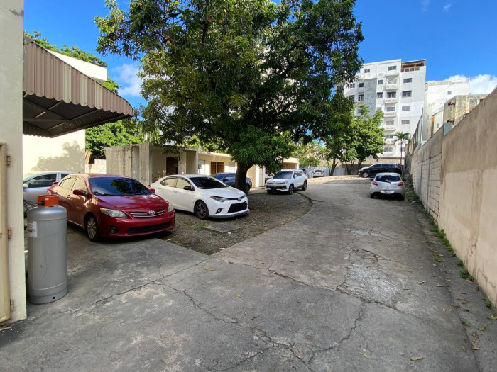 Venta de terreno uso comercial en la Av. 27 de febrero Foto 7293141-1.jpg