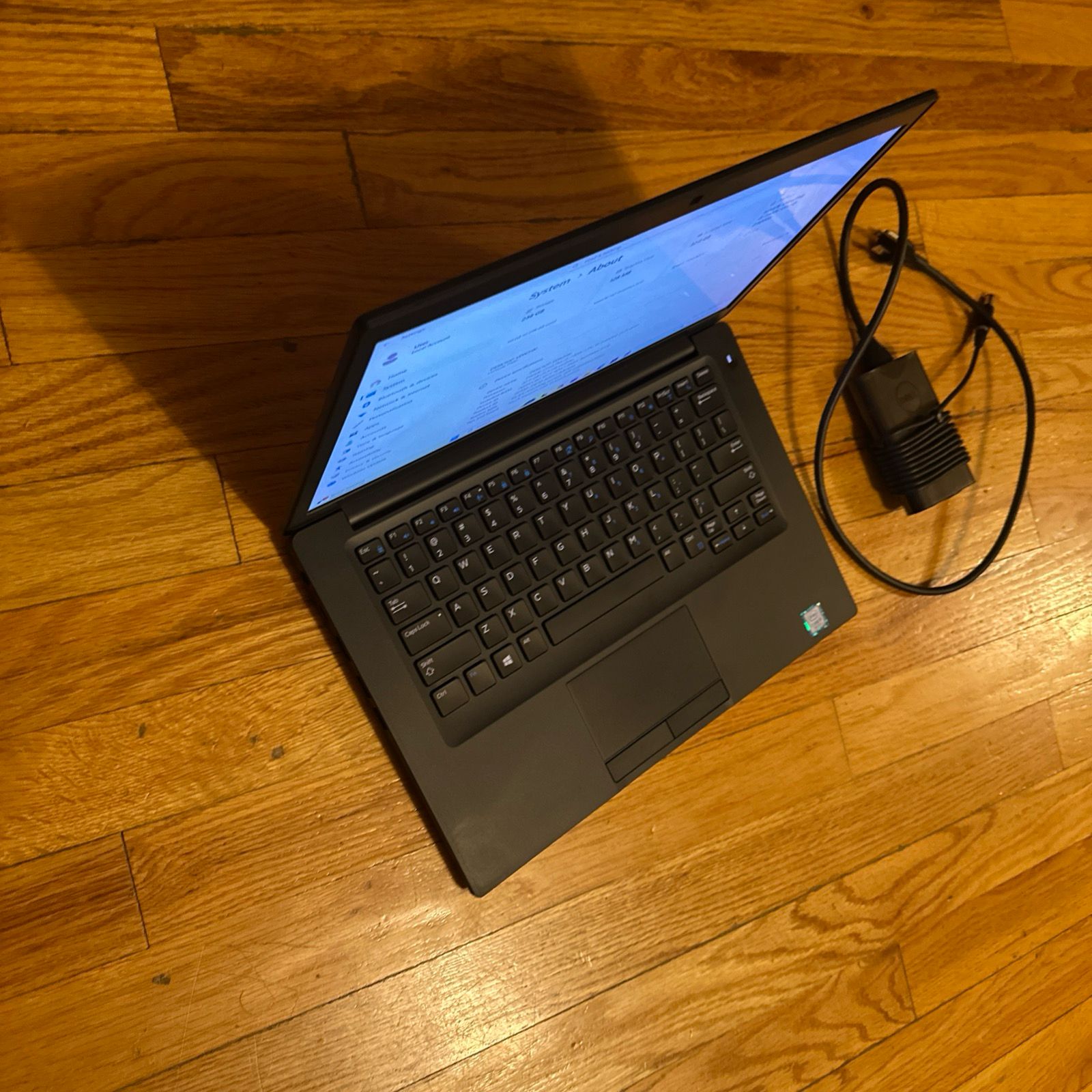 LAPTOP DELL 7490 TOUCH Foto 7293147-3.jpg