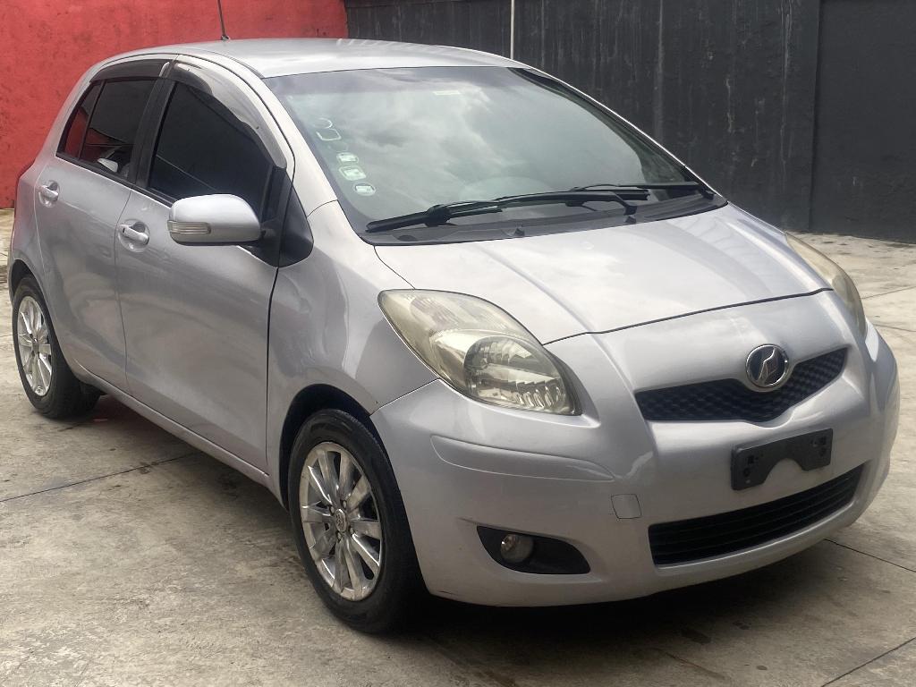 Toyota Vitz 4C 2009 Foto 7293241-1.jpg