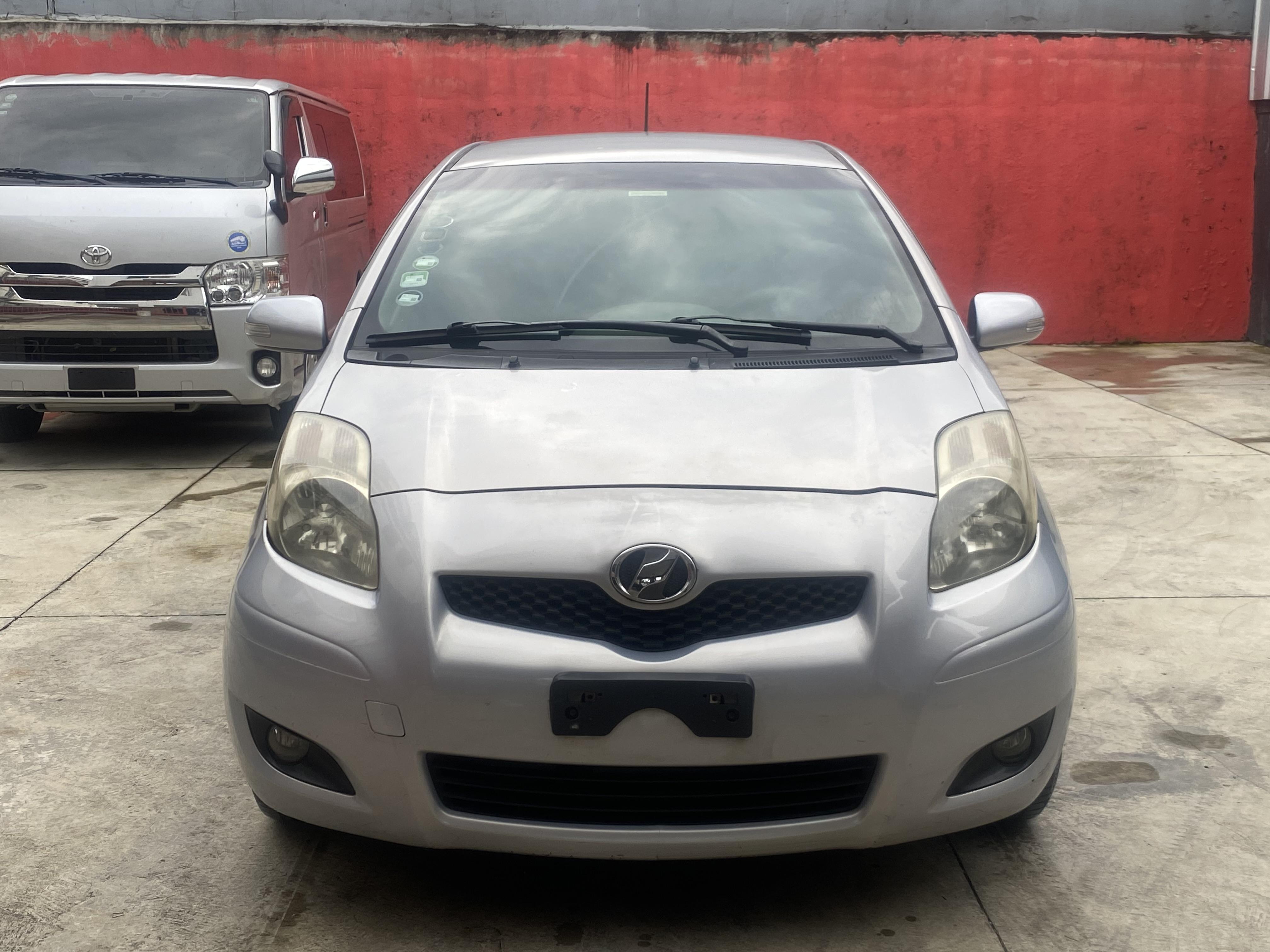Toyota Vitz 4C 2009 Foto 7293241-2.jpg