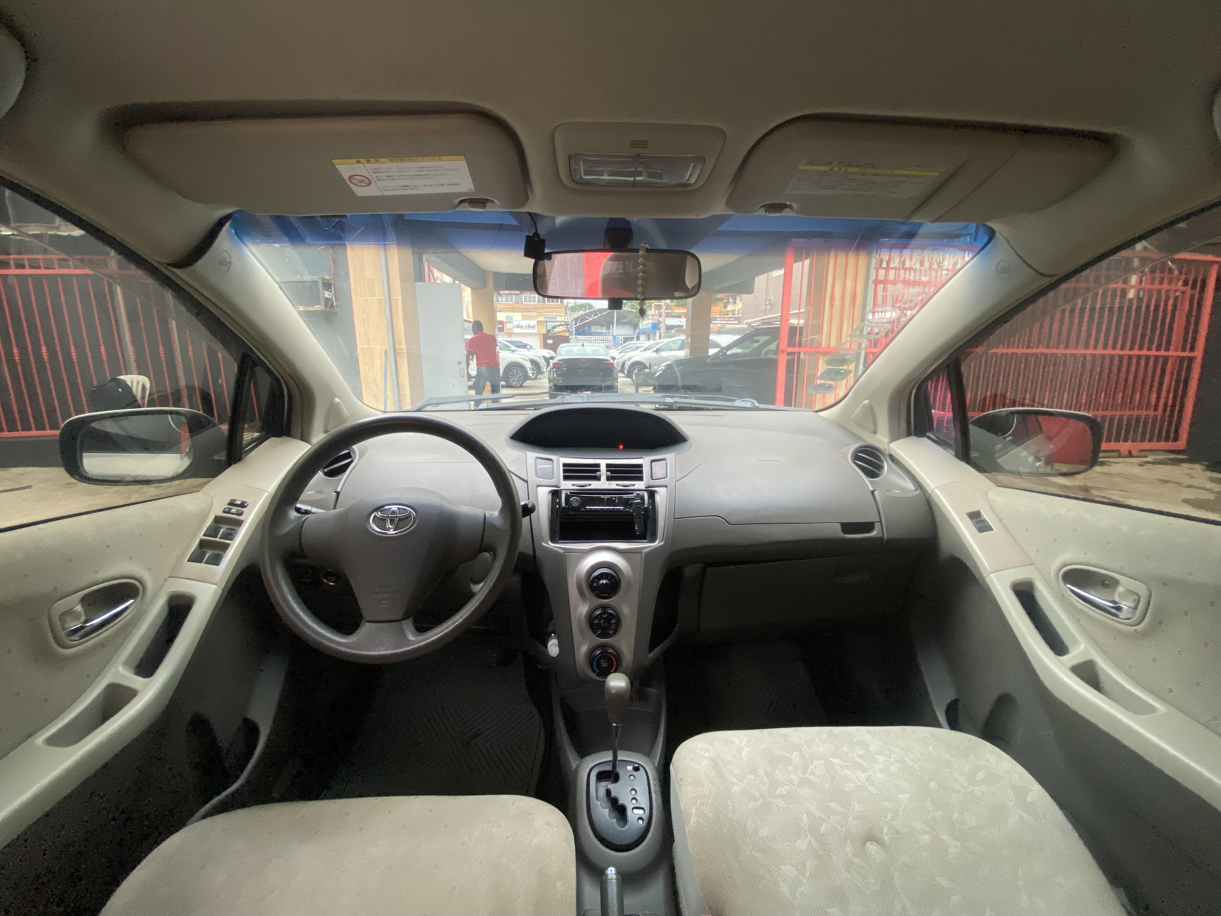 Toyota Vitz 4C 2009 Foto 7293241-8.jpg