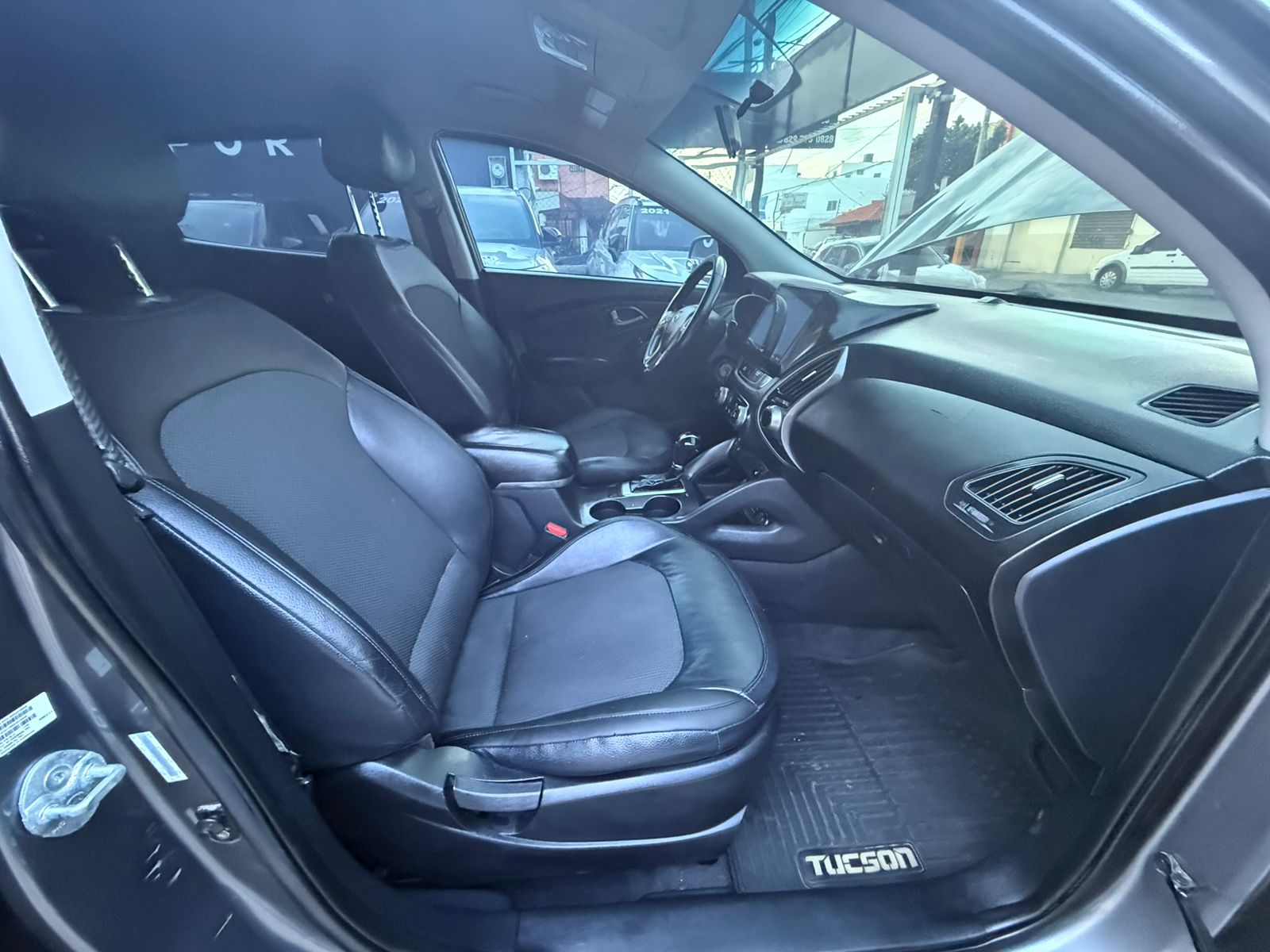 HYUNDAI TUCSON SE 2015 GRIS  en Santo Domingo Este Foto 7293439-9.jpg