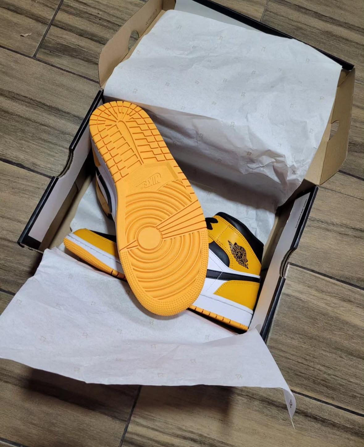 Sneakers Tenis NIKE AIR JORDAN 1 MID TAXI BLACK AND YELLOW Original Foto 7293507-6.jpg