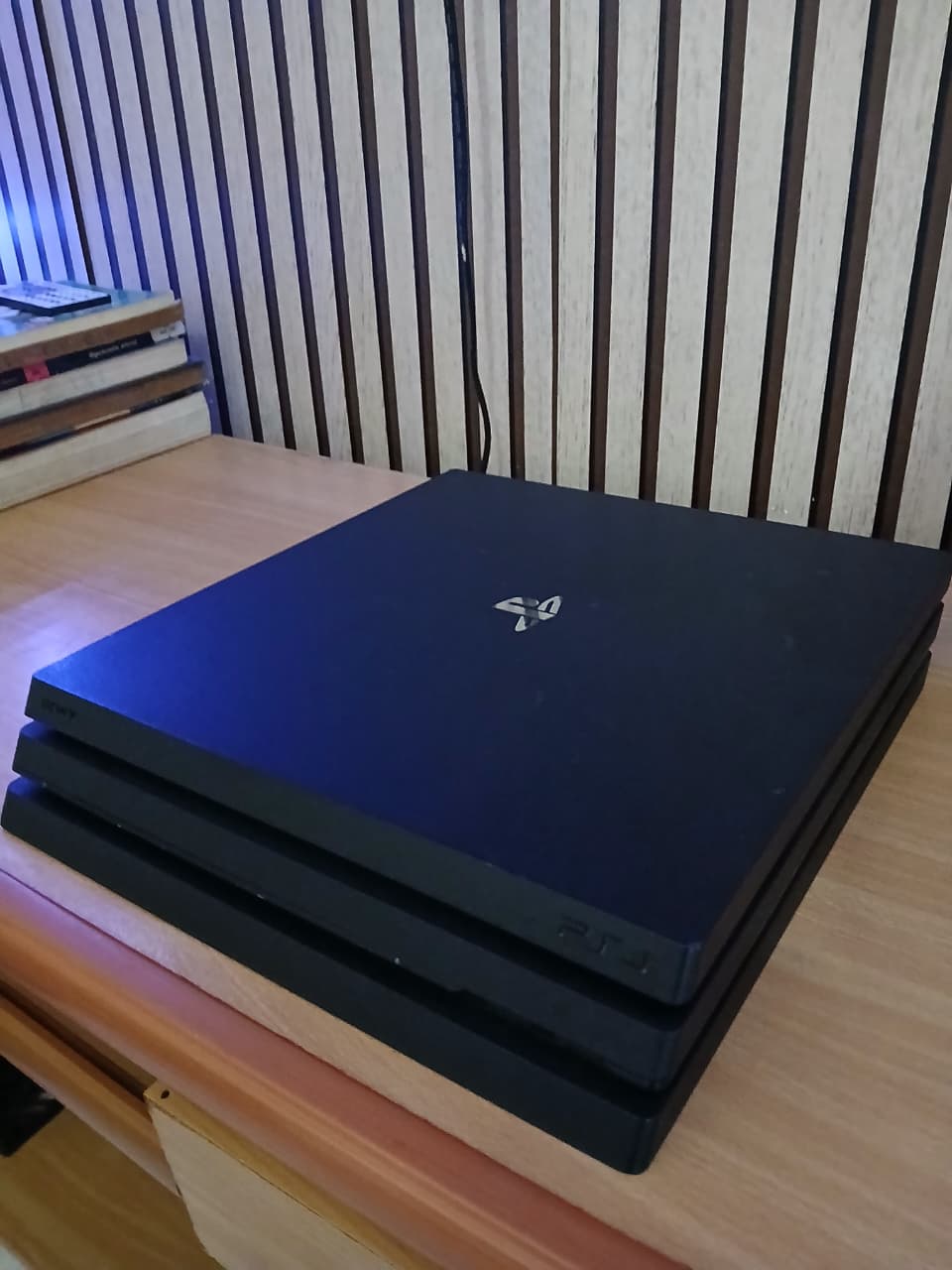 PS4 Pro 1TB - PlayStation 4 con 2 juegos 1 control y sus cables. negoc Foto 7293834-2.jpg