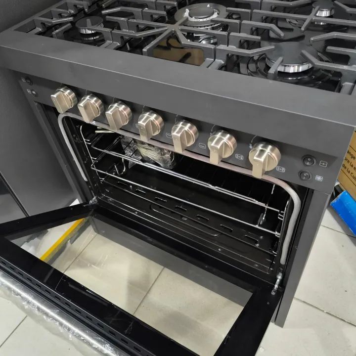 Estufa con horno de conveccion  Foto 7293848-3.jpg