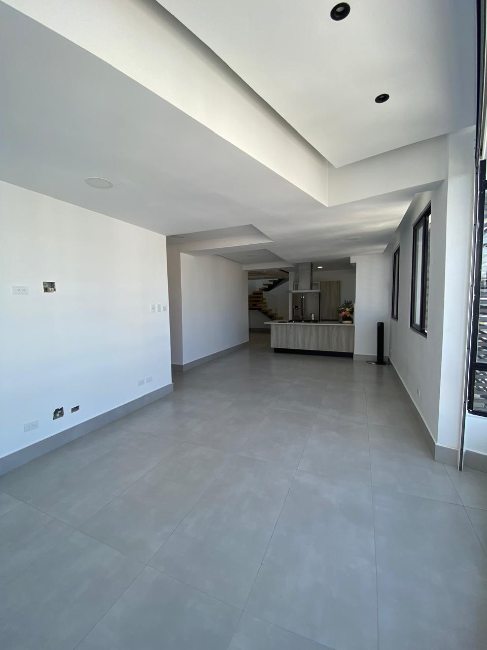 Penthouse Nuevo Amueblado en Venta en Evaristo Morales Foto 7294019-12.jpg