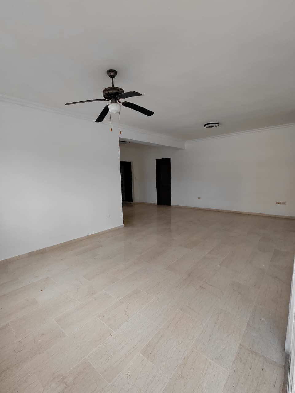 Apartamento en Alquiler  – Naco Distrito Nacional Frente al Parque de  Foto 7294038-13.jpg