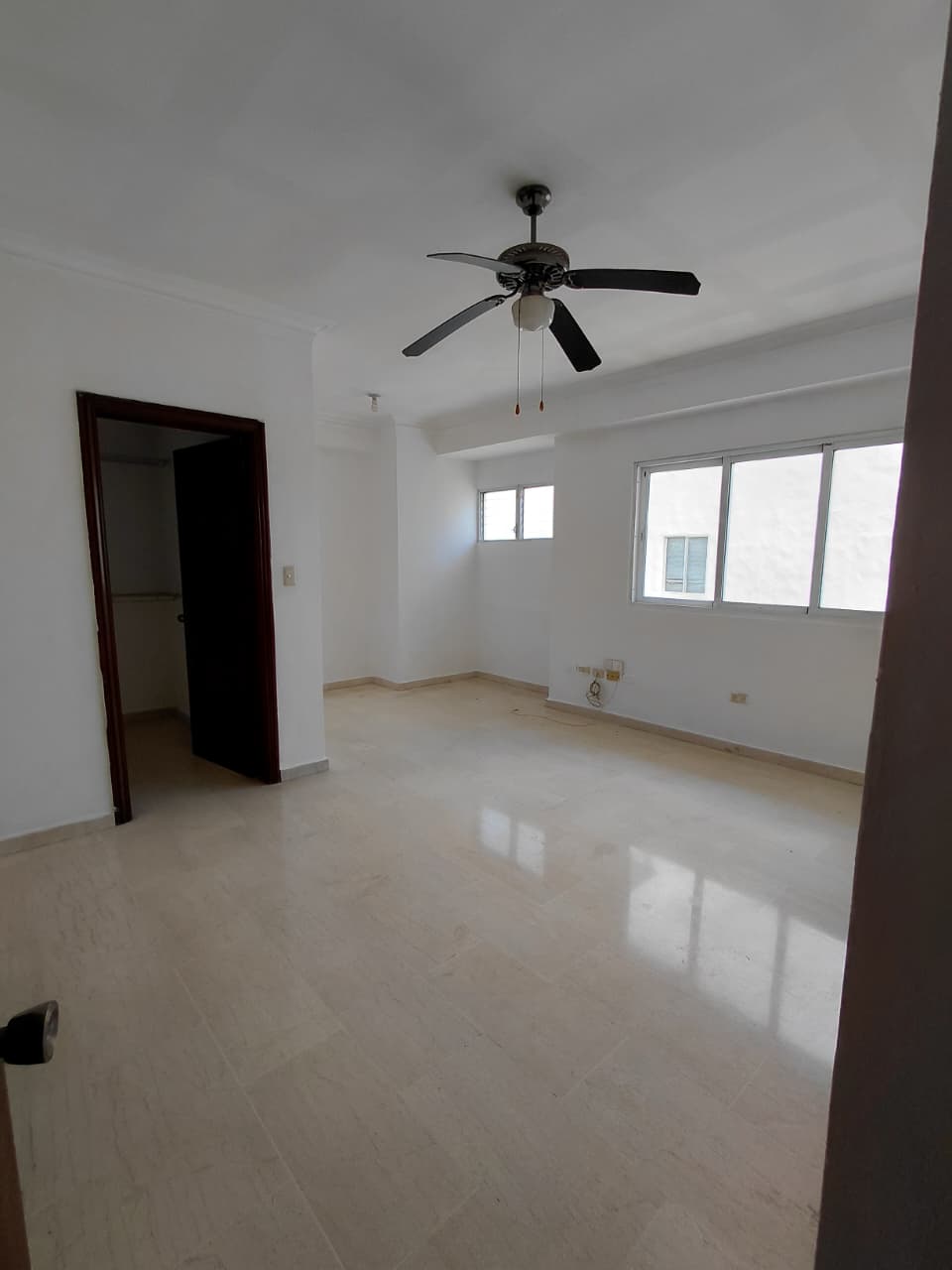Apartamento en Alquiler  – Naco Distrito Nacional Frente al Parque de  Foto 7294038-6.jpg