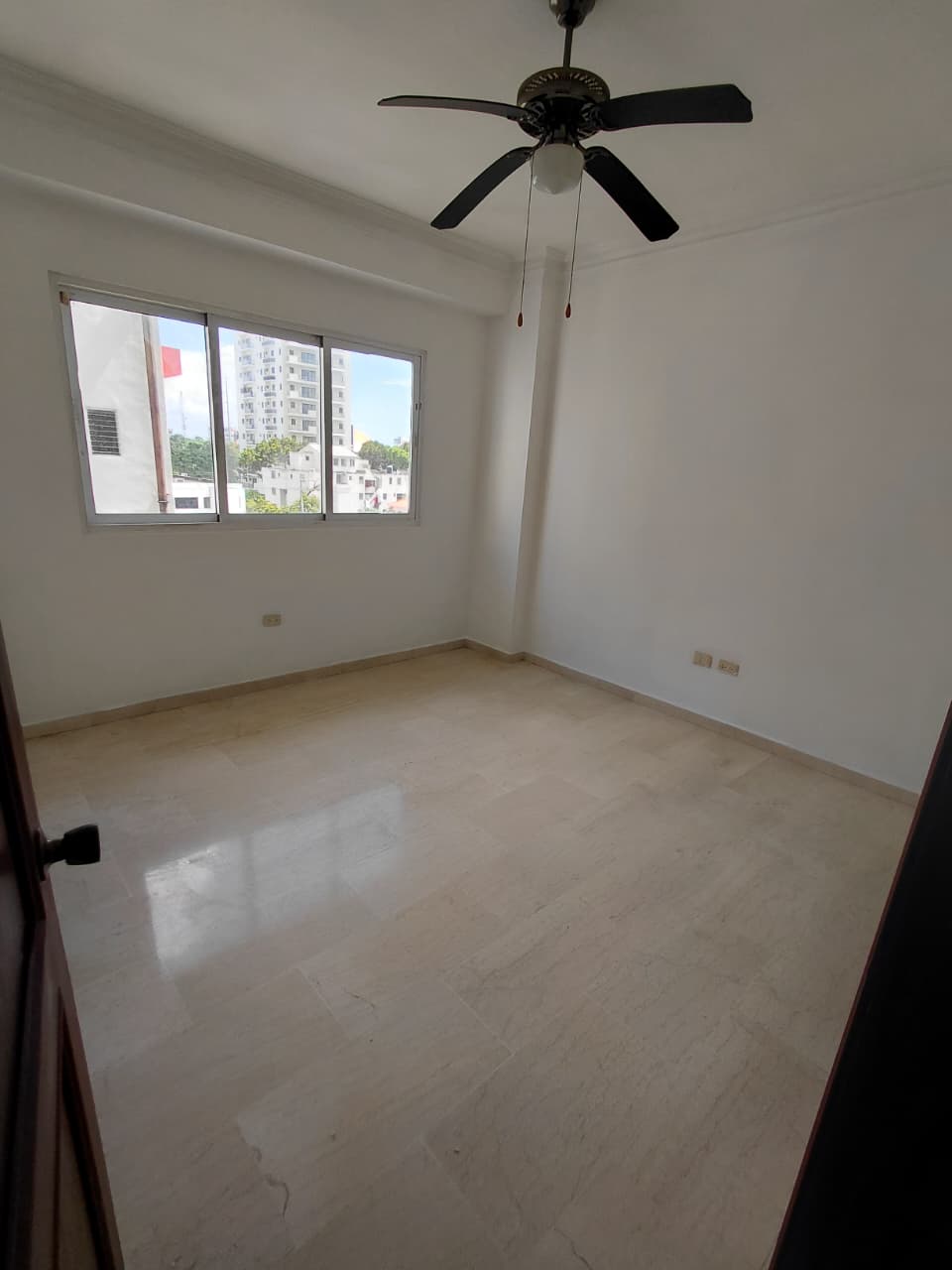 Apartamento en Alquiler  – Naco Distrito Nacional Frente al Parque de  Foto 7294038-9.jpg