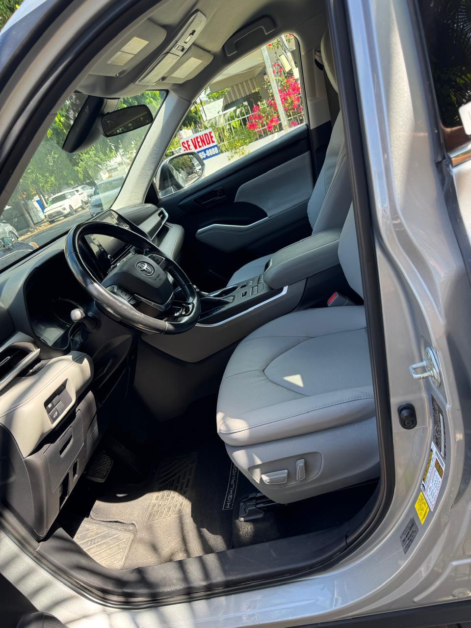 SE VENDE toyota highlander 2020 LE Foto 7294170-2.jpg