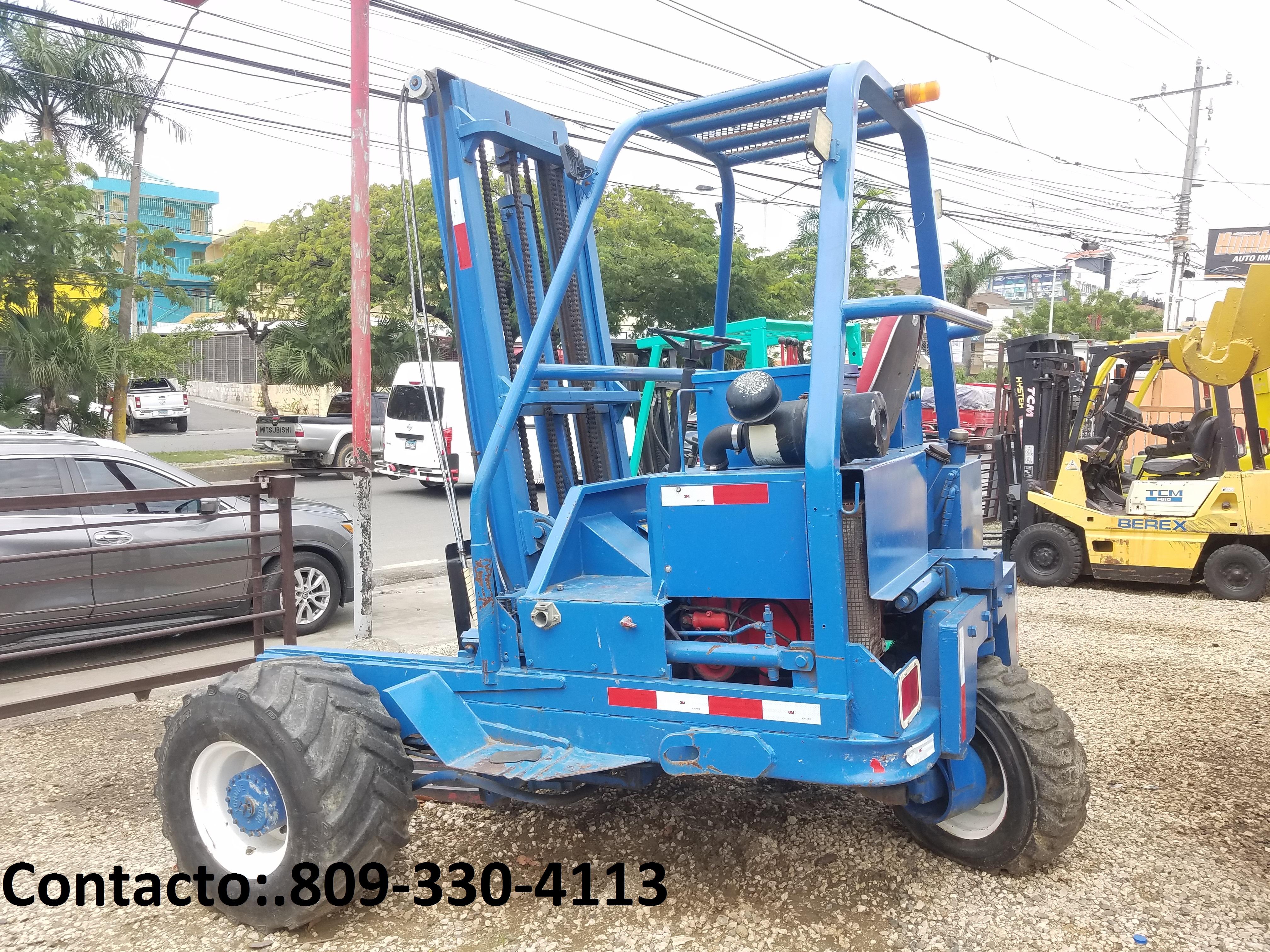 montacarga moffett construccion Foto 7294291-2.jpg