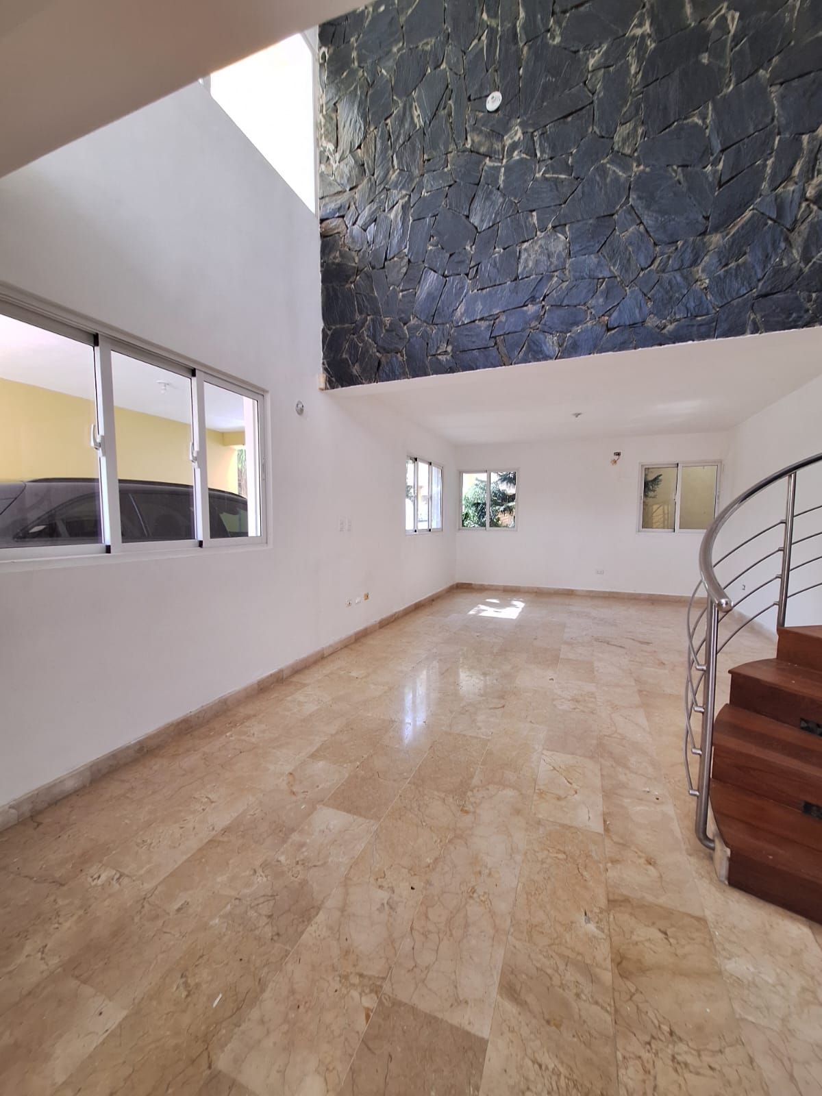  CASA MODERNA EN LAS PRADERAS – 2 NIVELES  300 m  PROYECTO CERRADO Foto 7294891-12.jpg