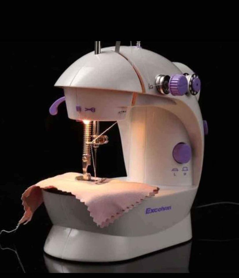 Mini máquina de coser disponible  Foto 7294939-1.jpg