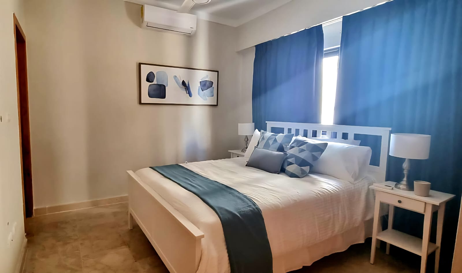 ???? Oportunidad ÚNICA! Apartamento FULL Amueblado en Evaristo Morales Foto 7295004-2.jpg
