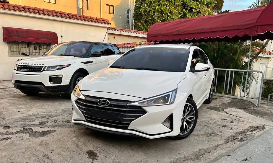 Hyundai Avante 2020 GLP  GASOLINA Foto 7295015-2.jpg