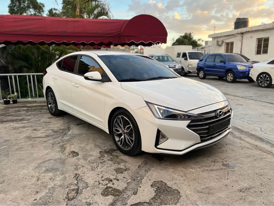 Hyundai Avante 2020 GLP  GASOLINA Foto 7295015-3.jpg