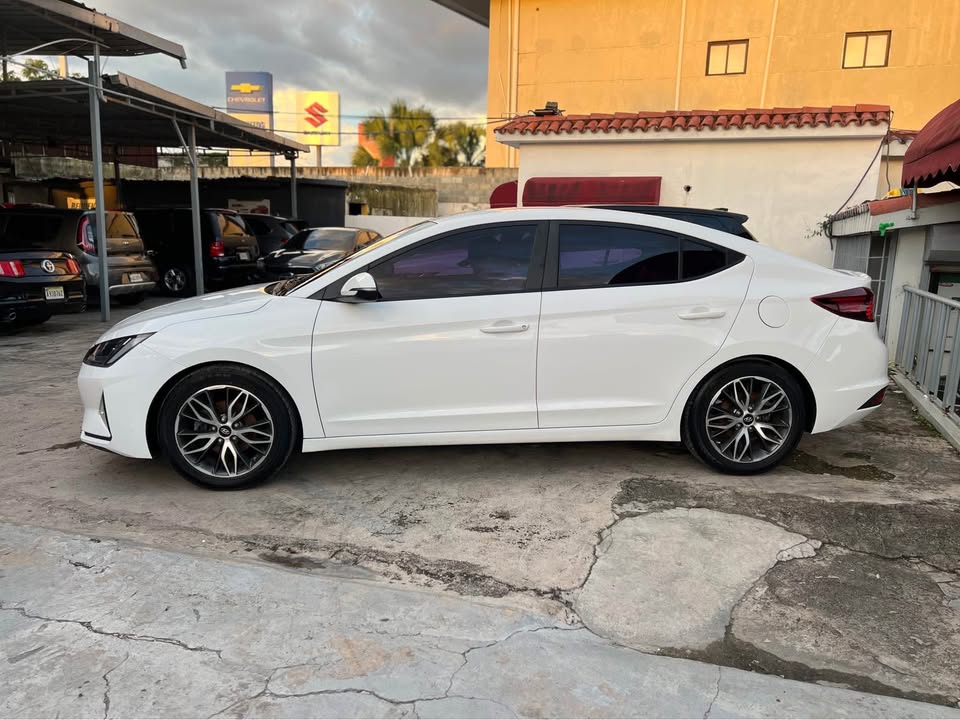 Hyundai Avante 2020 GLP  GASOLINA Foto 7295015-4.jpg