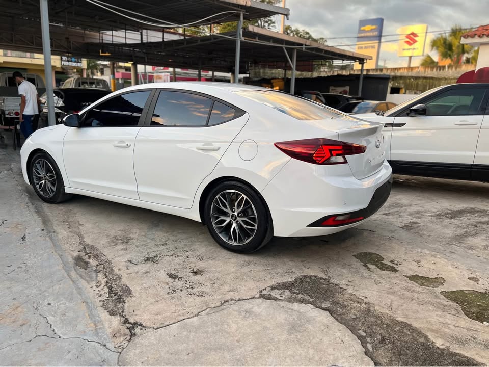 Hyundai Avante 2020 GLP  GASOLINA Foto 7295015-5.jpg