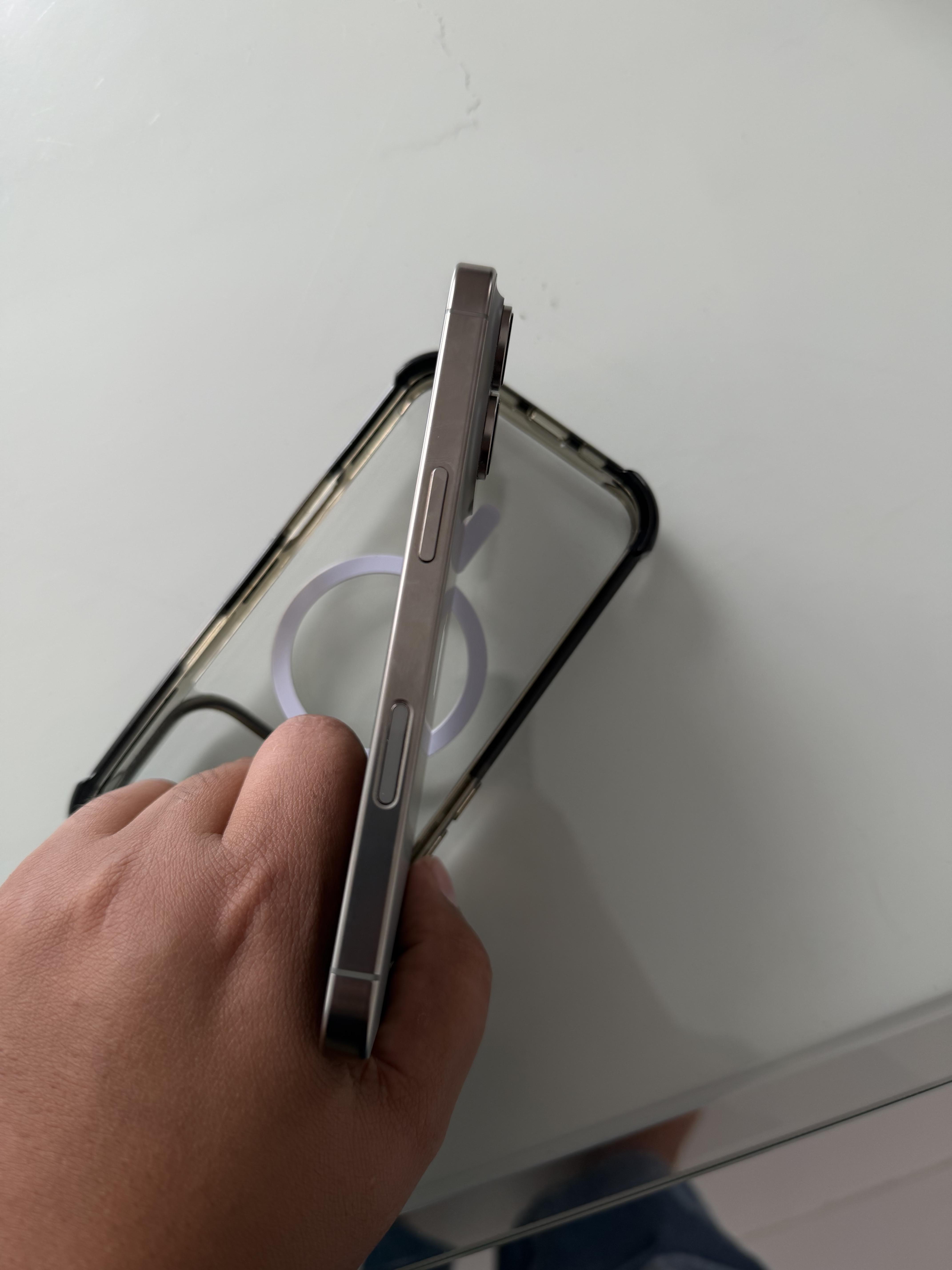 Vendo iPhone 16 Pro  Foto 7295166-4.jpg