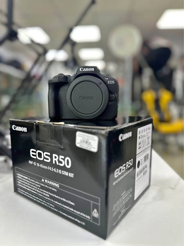 Cámara canon eos R50 con lente 18-45mm en Samaná Foto 7295171-1.jpg