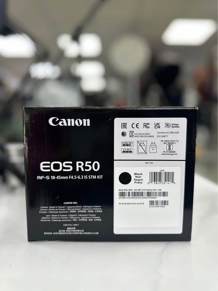 Cámara canon eos R50 con lente 18-45mm en Samaná Foto 7295171-2.jpg