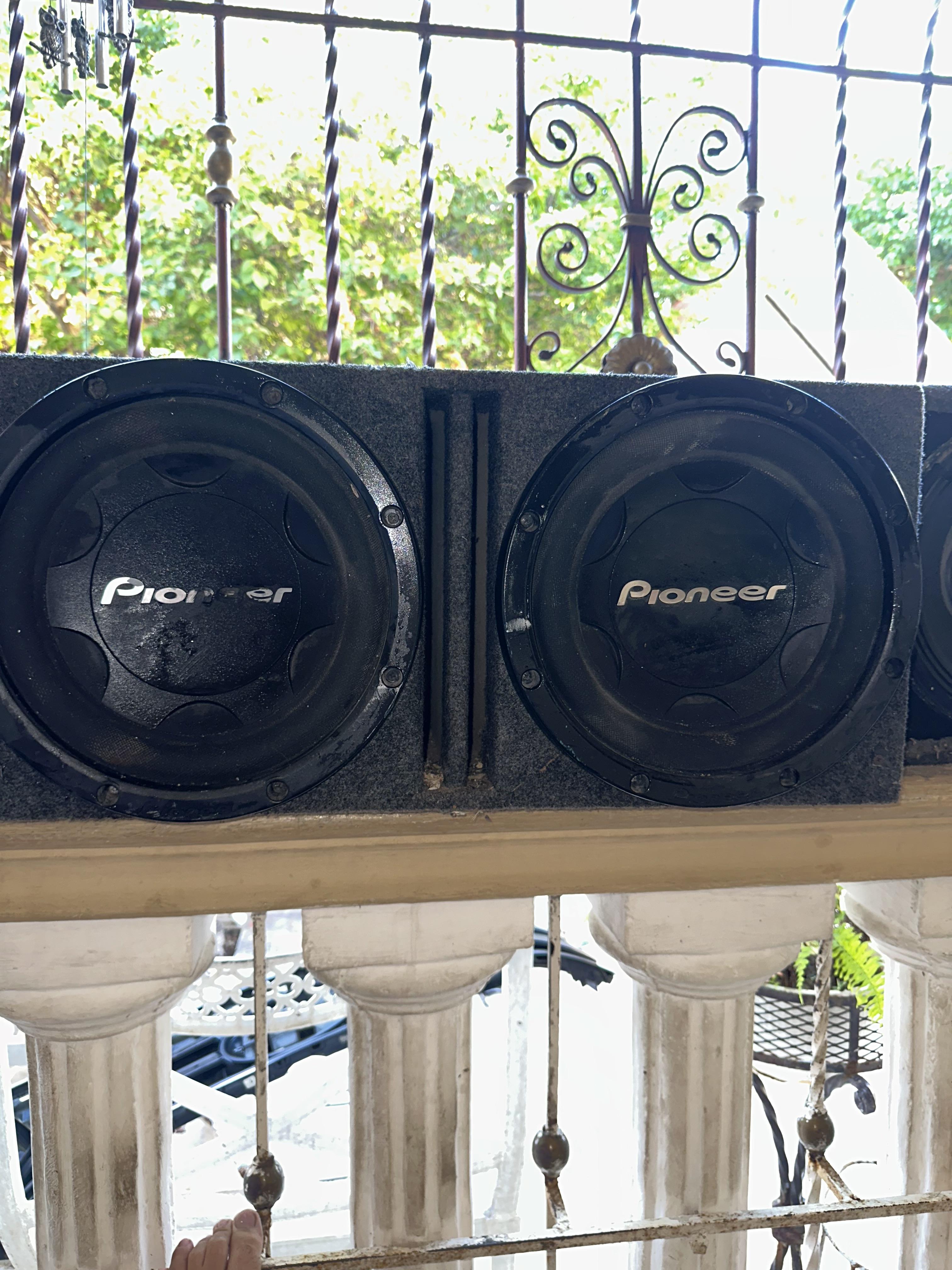 subwoofer bajo de 12 Pioneer T5 1000 watts cada una Planta comando CM  Foto 7295471-2.jpg