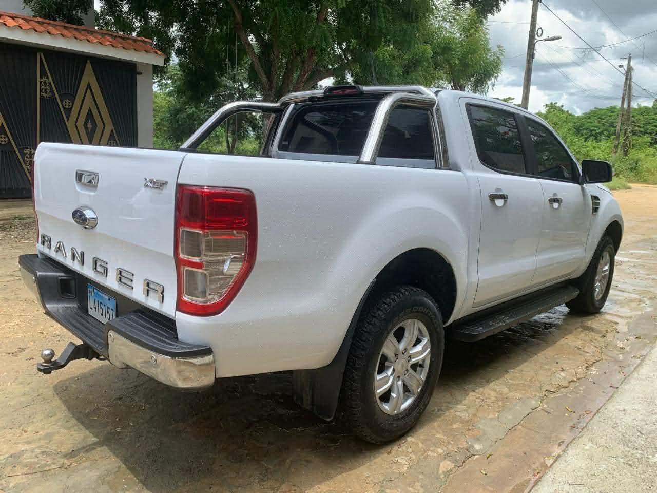 Ford Ranger XLT 2020 - 44 - Diésel - 5 cilindros - Doble cabina Foto 7295700-4.jpg