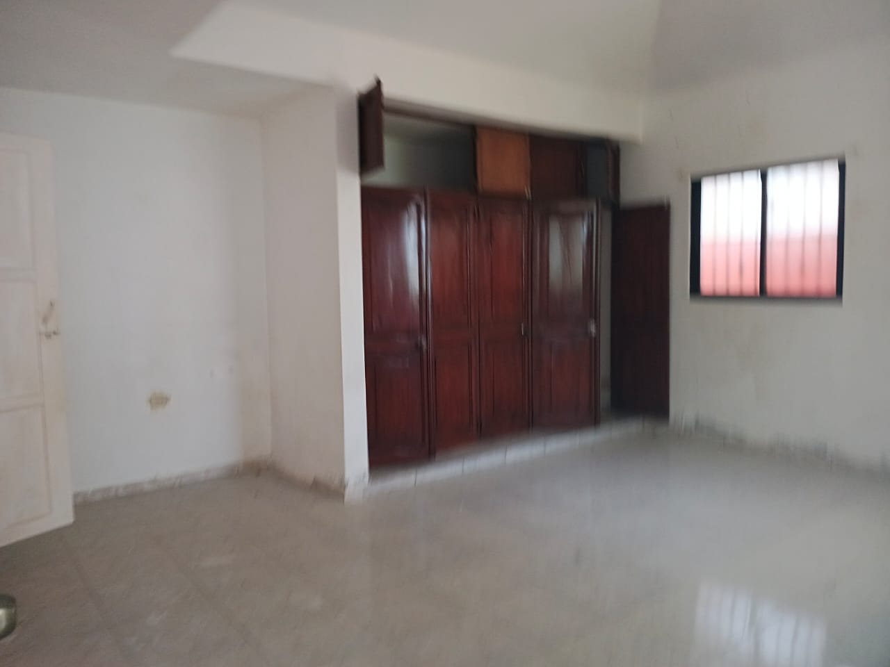 VENDO AMPLIA CASA DE 2 NIVELES EN MIRADOR DEL OESTE Foto 7296107-5.jpg