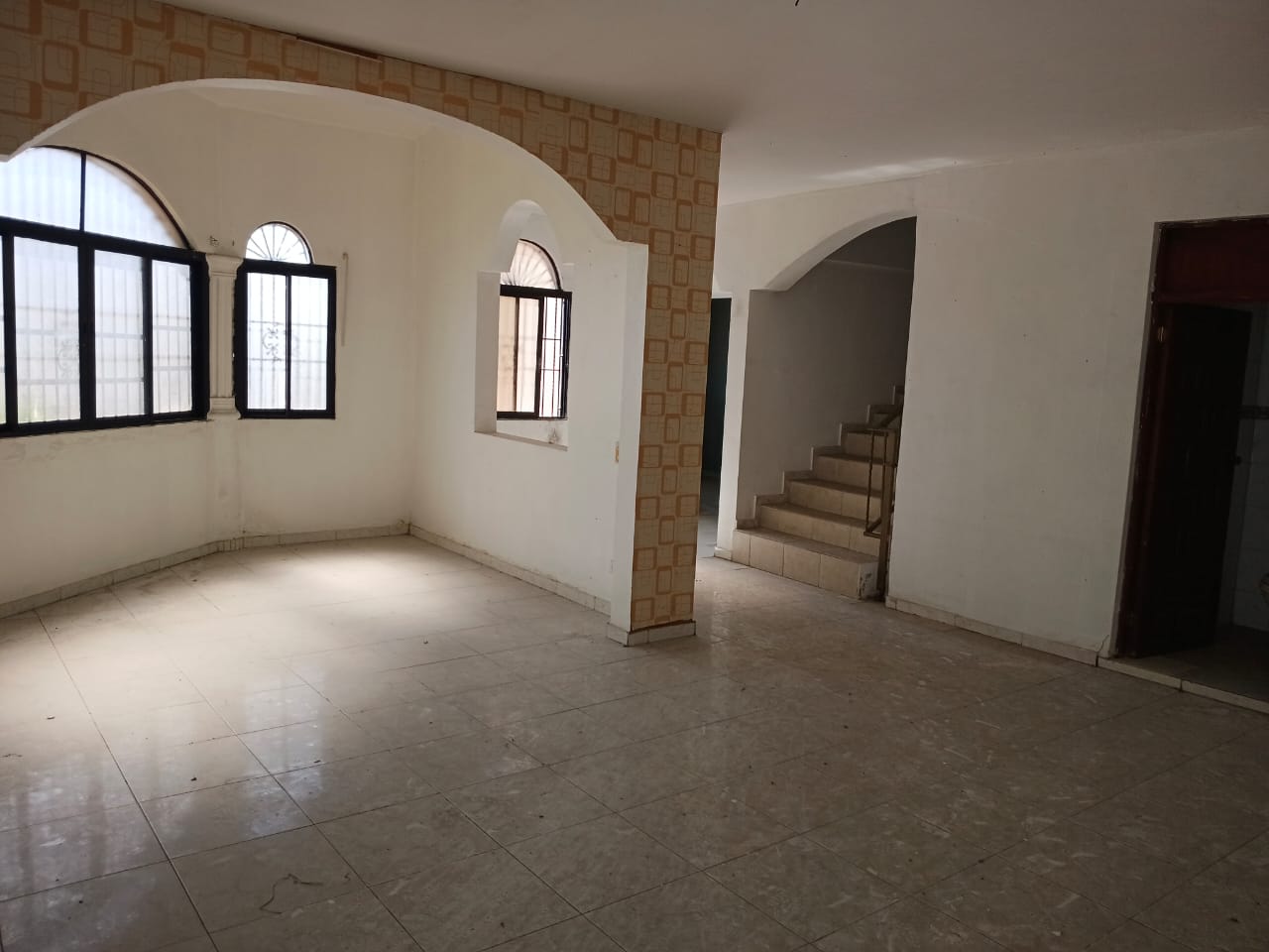 VENDO AMPLIA CASA DE 2 NIVELES EN MIRADOR DEL OESTE Foto 7296107-8.jpg