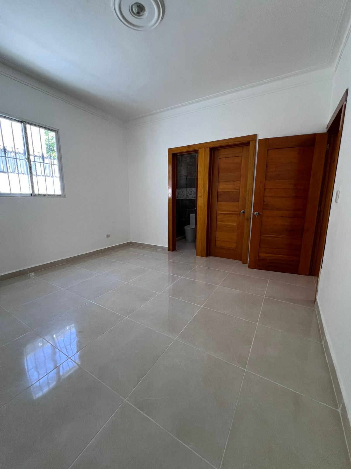 ???? VENTA DE CASA – PRÓXIMO A HIPER OLÉ JOAQUN BALAGUER Foto 7296112-11.jpg