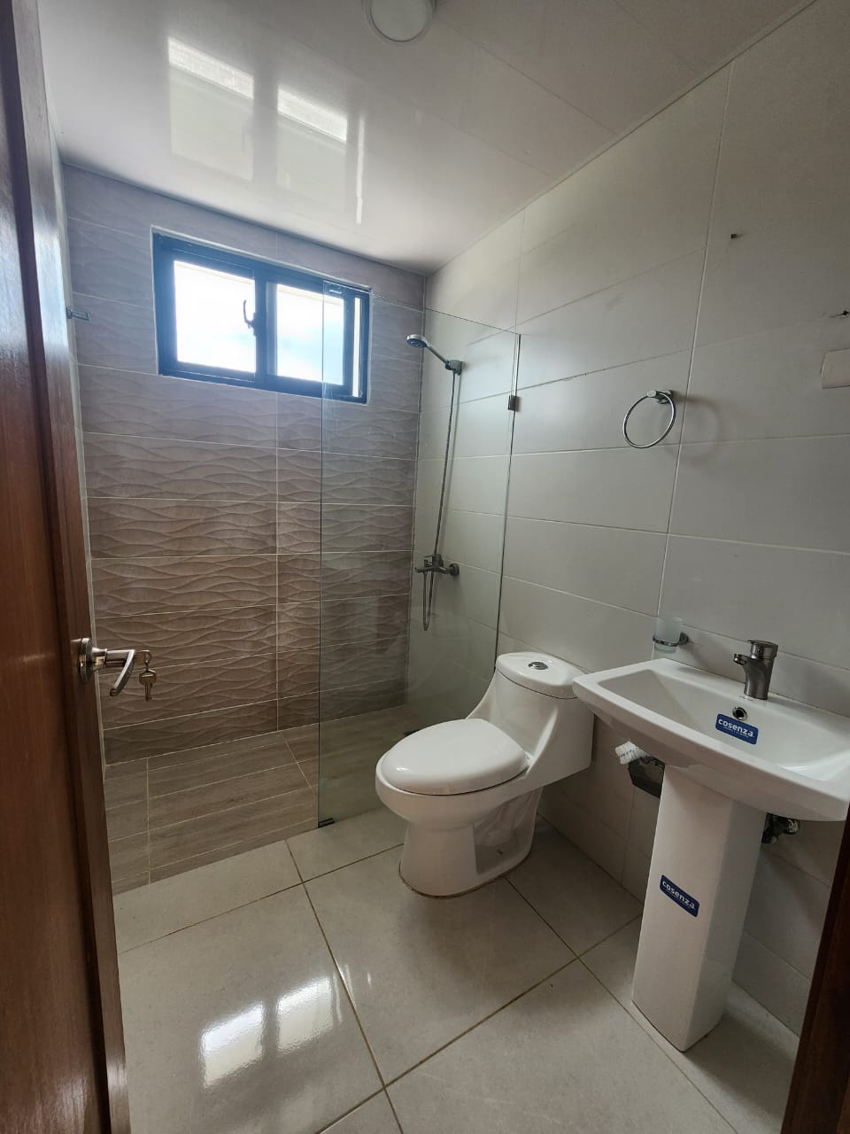 ???? ALQUILER – APARTAMENTO 3ER NIVEL PRÓXIMO A LA AUTOPISTA DUARTE S Foto 7296114-13.jpg