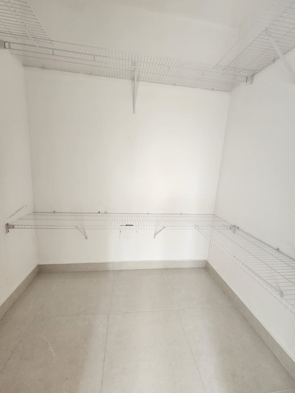 ???? ALQUILER – APARTAMENTO 3ER NIVEL PRÓXIMO A LA AUTOPISTA DUARTE S Foto 7296114-4.jpg