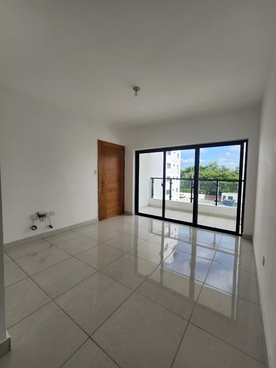 ???? ALQUILER – APARTAMENTO 3ER NIVEL PRÓXIMO A LA AUTOPISTA DUARTE S Foto 7296114-8.jpg